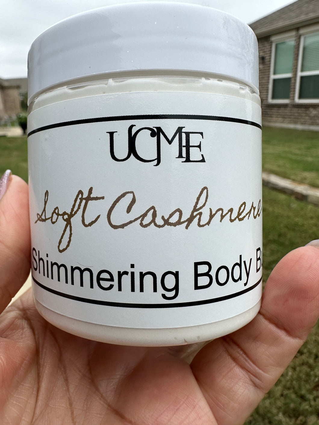 Soft Cashmere Shimmering Body Butter